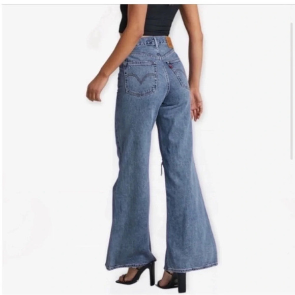 Levi's Premium High Loose Flare, Size 30 Medium Wash, Retro 70's Hippie Chic - Picture 7 of 17